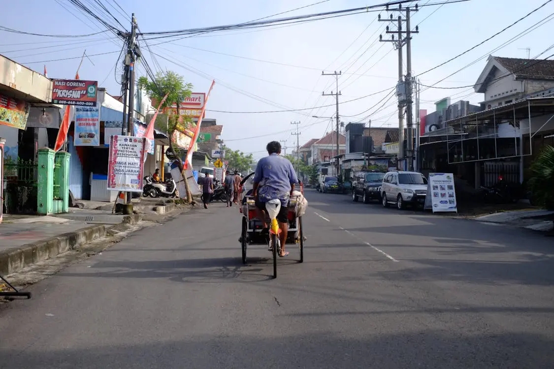 Banner Anti Mainstream! Kunjungi 10 Kota Underatted di Indonesia Ini!